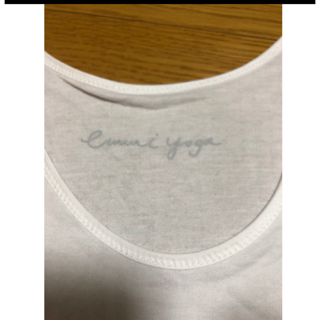 emmi(エミ)のemmi yoga  Tシャツ スポーツ/アウトドアのトレーニング/エクササイズ(ヨガ)の商品写真