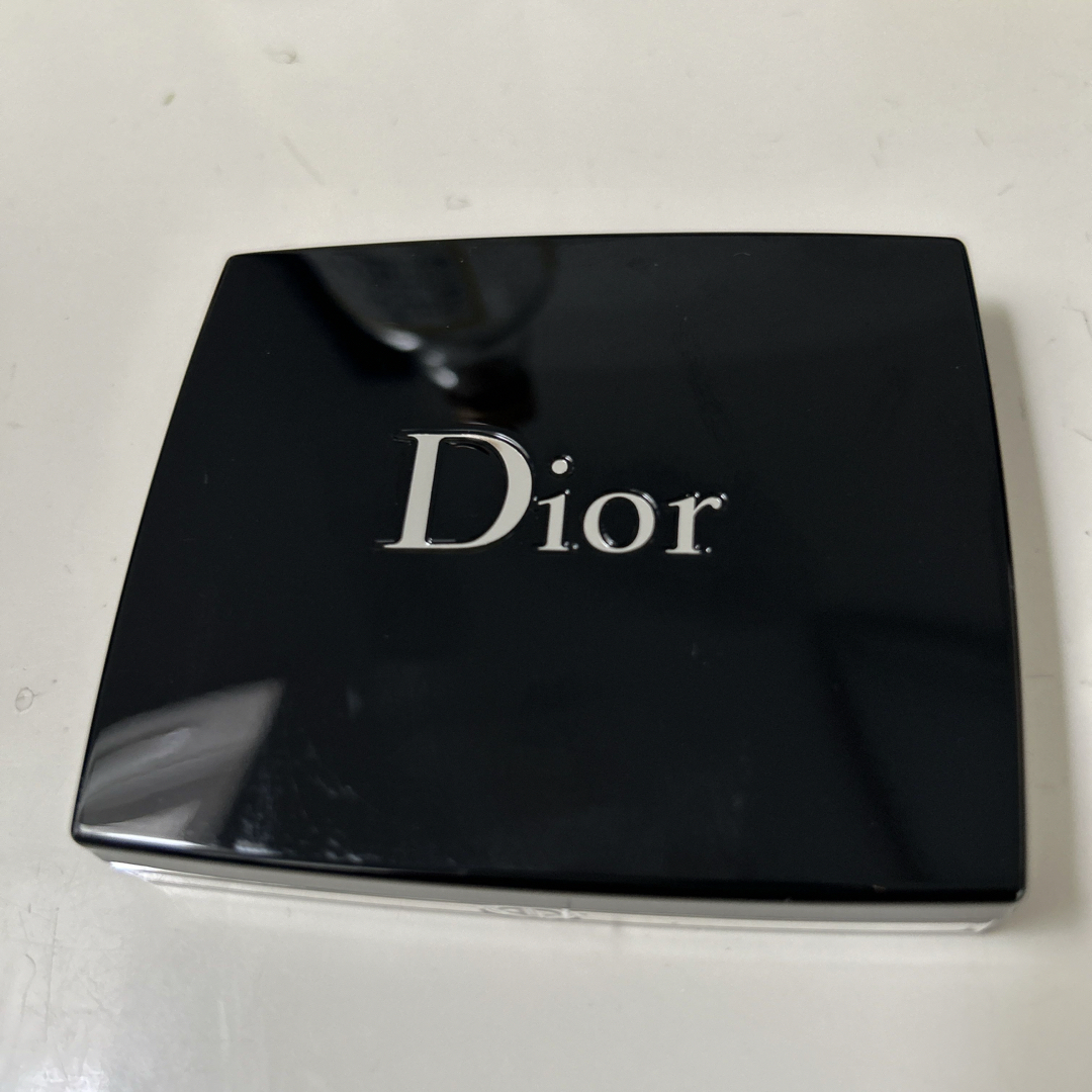 Dior(ディオール)のDIOR アイシャドウ　サンククルール　クチュール　669 コスメ/美容のベースメイク/化粧品(アイシャドウ)の商品写真