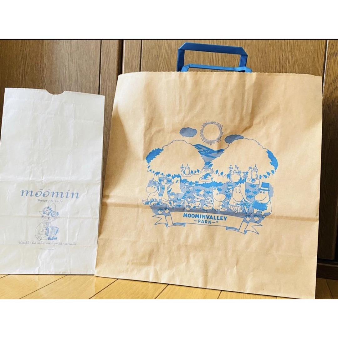 MOOMIN(ムーミン)のMOOMIN ムーミンパーク　ショッパー  bakery&cafe　紙袋 レディースのバッグ(ショップ袋)の商品写真