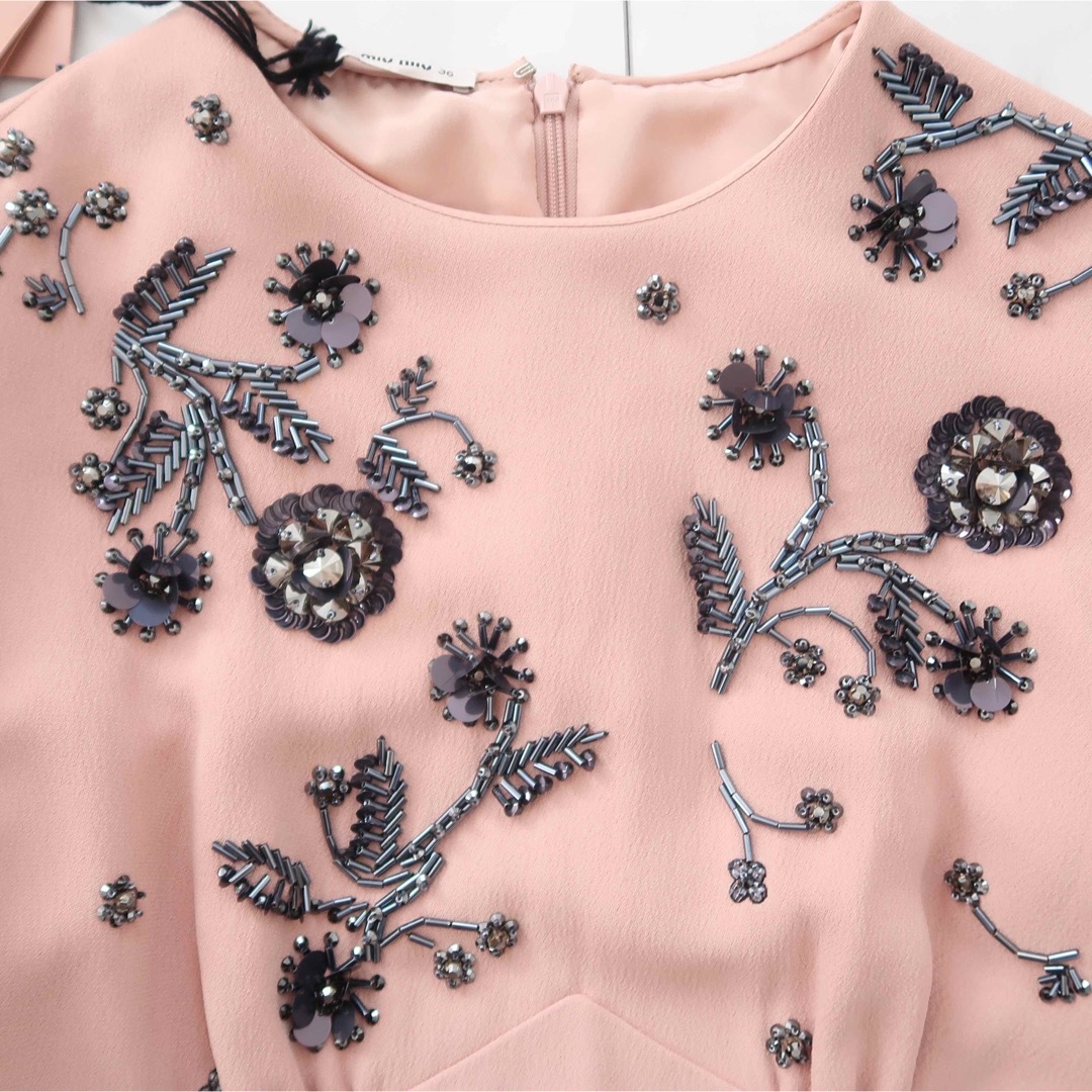 MIU MIU - MIU MIU ビーズ スパンコール ワンピース ピンク 新品 MIU MIU - MIU MIU ビーズ スパンコール ワンピース ピンク 新品