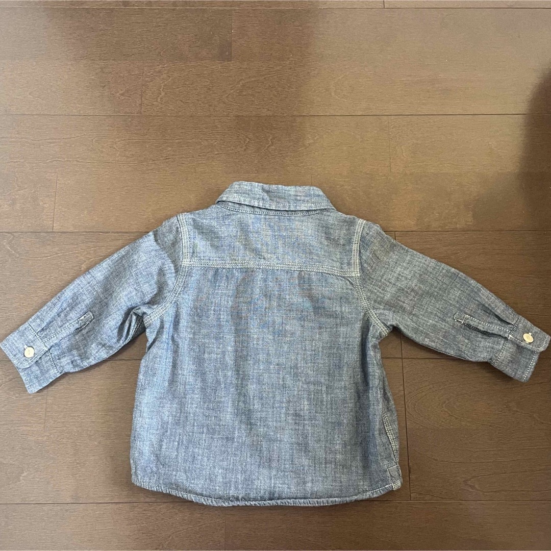 babyGAP(ベビーギャップ)のbabyGap 80 デニムシャツ キッズ/ベビー/マタニティのベビー服(~85cm)(シャツ/カットソー)の商品写真