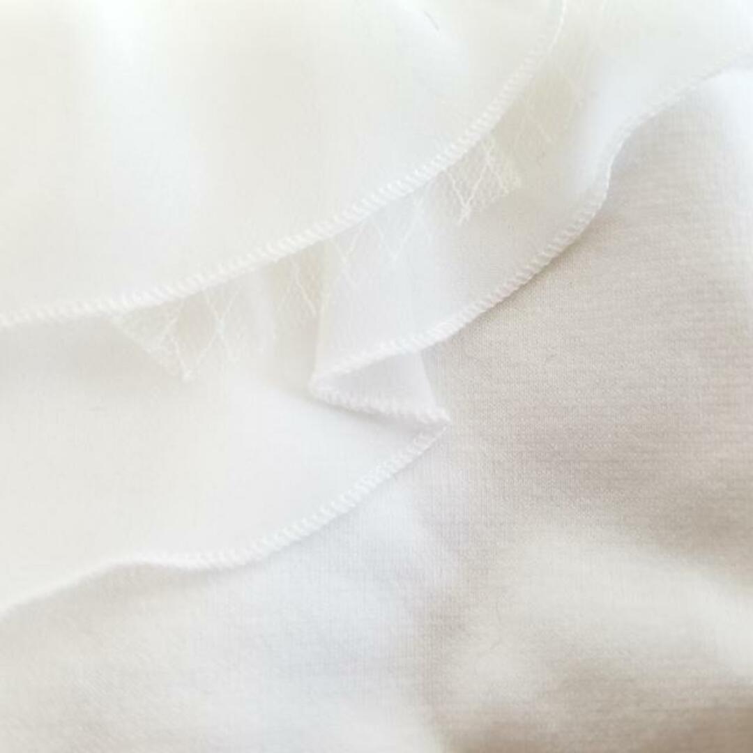 TOCCA(トッカ)のTOCCA(トッカ) ノースリーブカットソー サイズXS レディース美品  - 白 クルーネック/フリル レディースのトップス(カットソー(半袖/袖なし))の商品写真