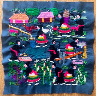 ラオス山岳民族 手刺繍 生地 はぎれ