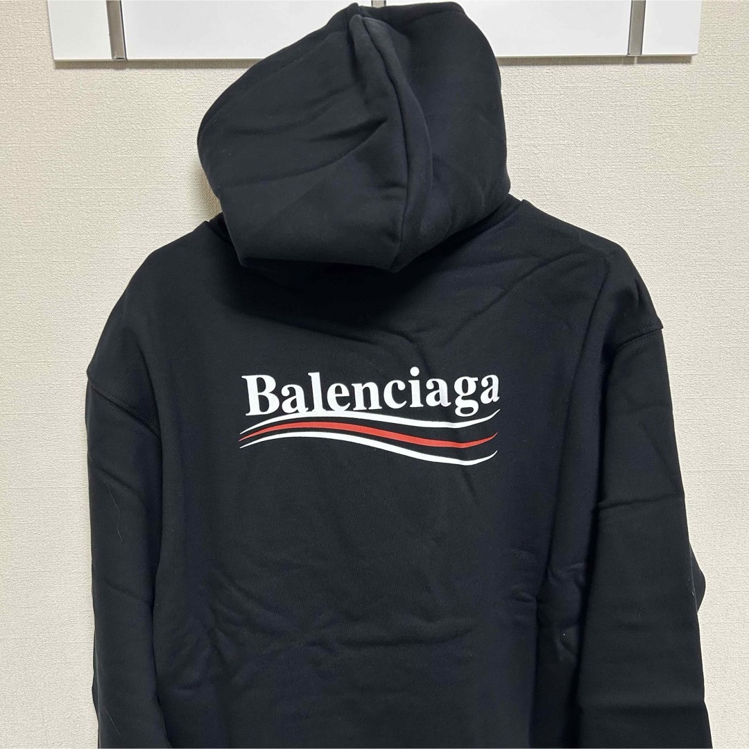 Balenciaga(バレンシアガ)の新品Balenciaga バレンシアガロゴプリント フーデッドセーター　パーカー メンズのトップス(パーカー)の商品写真