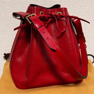 ルイヴィトン(LOUIS VUITTON)の超美品！ルイヴィトン　エピプチノエ　カスティリアンレッド(ショルダーバッグ)