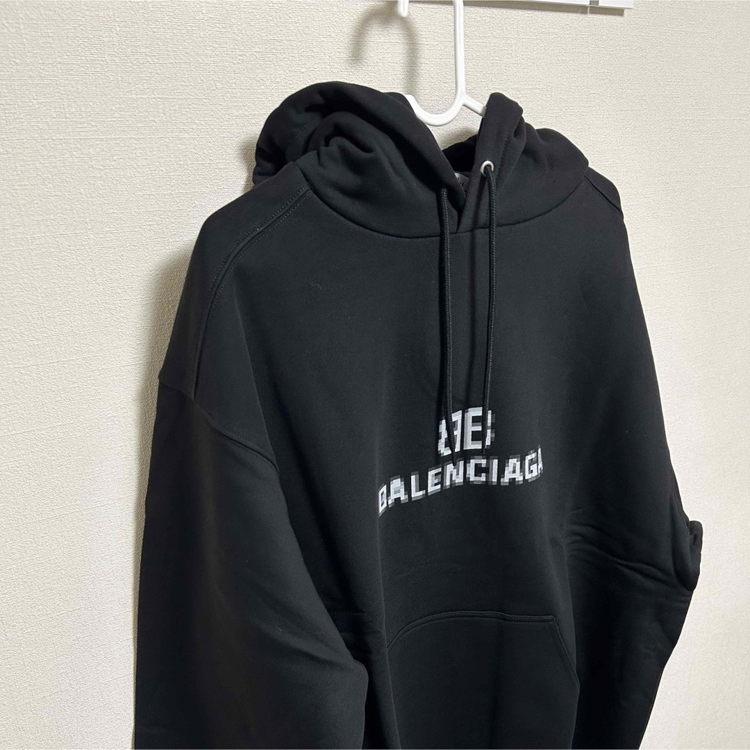 Balenciaga(バレンシアガ)の新品Balenciaga バレンシアガロゴプリント フーデッドセーター　パーカー メンズのトップス(パーカー)の商品写真