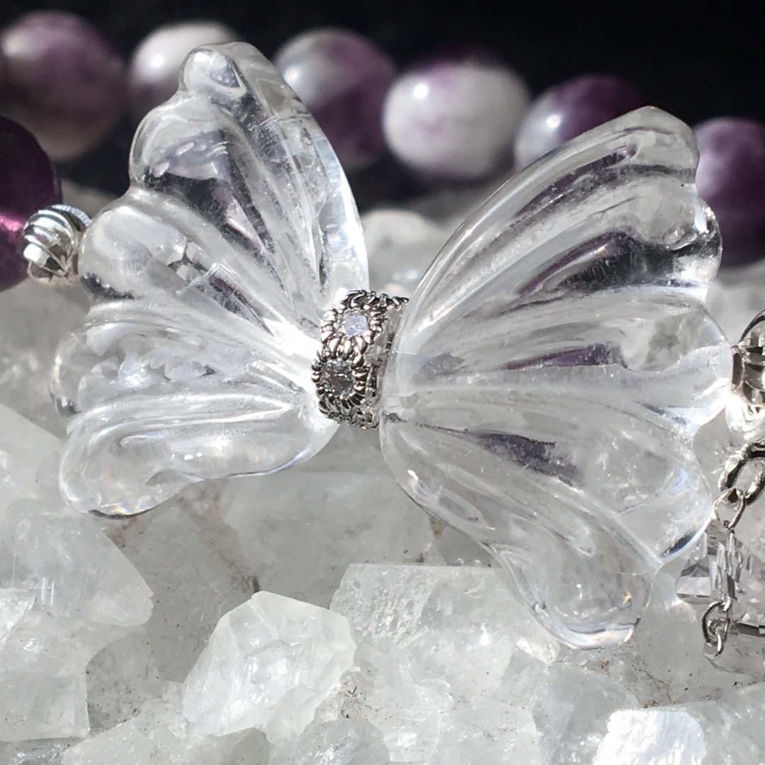 天然石　水晶蝶とエンジェルフローライトのデザインブレス ハンドメイドのアクセサリー(ブレスレット/バングル)の商品写真