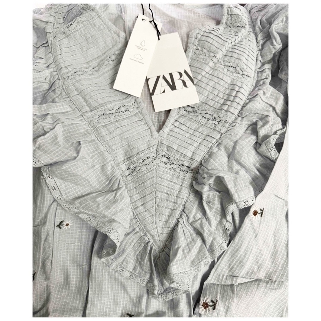 ZARA(ザラ)の新品 ZARA フラワー柄ワンピース🌼 レディースのワンピース(ミニワンピース)の商品写真