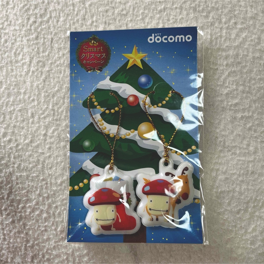 NTTdocomo(エヌティティドコモ)のドコモダケ クリスマスツリー 装飾品 キーホルダー エンタメ/ホビーのおもちゃ/ぬいぐるみ(キャラクターグッズ)の商品写真