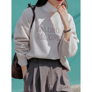 シーイン(SHEIN)のdazy ロゴ ニット セーター 文字パターン ドロップショルダー  ベージュ(ニット/セーター)