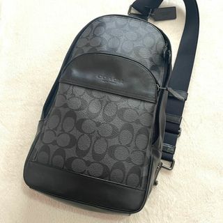 COACH - 極美品 コーチ ボディバッグ シグネチャー PVC レザー ロゴ刻印 チャーム