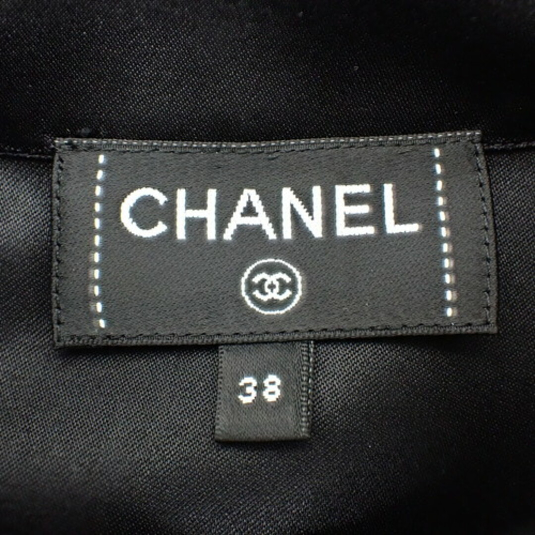 CHANEL(シャネル)のCHANEL(シャネル) ココボタン リボンタイ ブラウス トップス P74 アパレル ファッション シャツ 38 シルク ブラック黒 レディース 40803001361【中古】【アラモード】 レディースのトップス(シャツ/ブラウス(長袖/七分))の商品写真