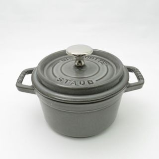 ストウブ(STAUB)の美品 STAUB ストウブ ピコ ココット ラウンド 両手鍋 鋳物ホーロー 14cm 料理 調理器具 キッチン SU5689K (鍋/フライパン)