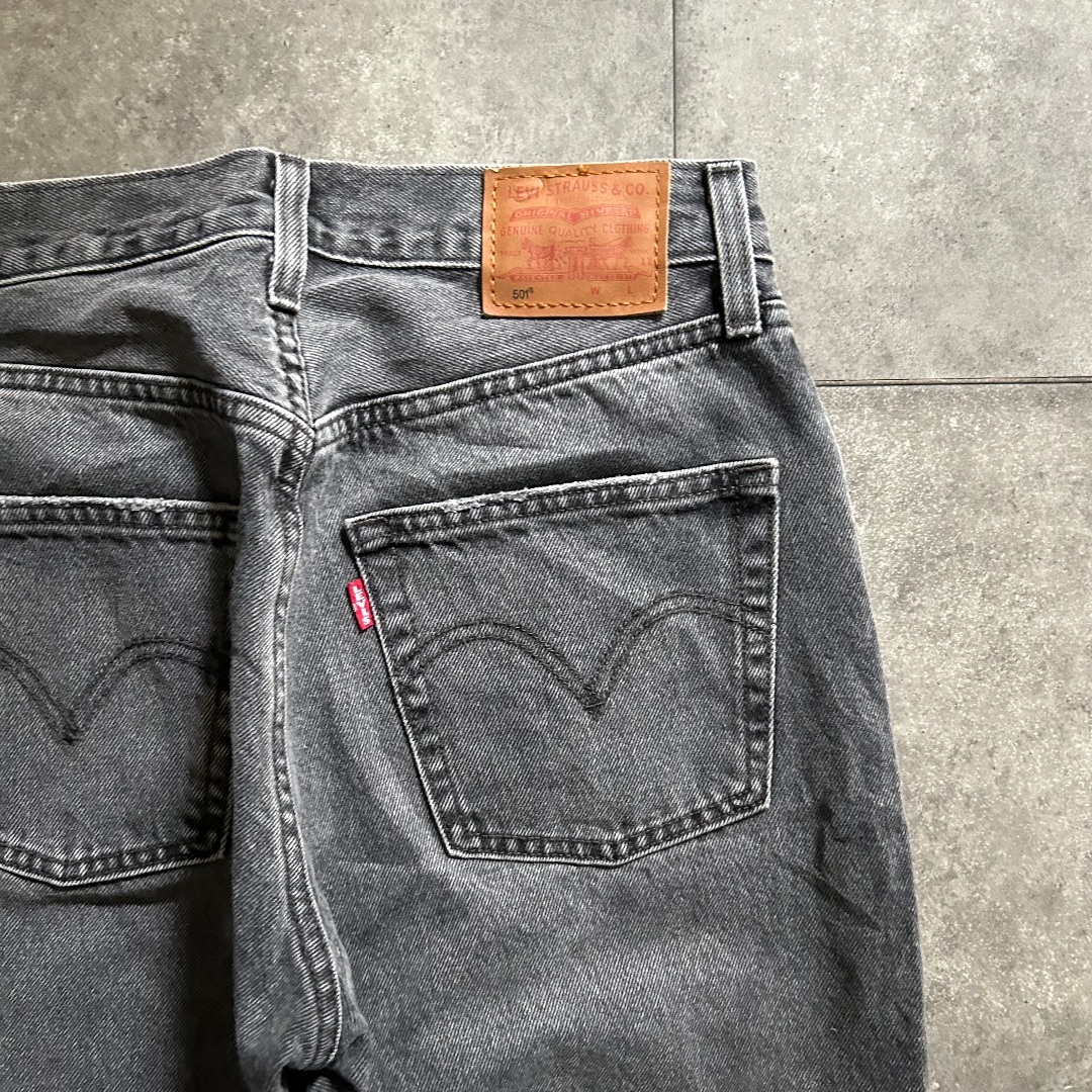 Levi's(リーバイス)のリーバイス501 ブラックデニム 30×29相当 メンズのパンツ(デニム/ジーンズ)の商品写真