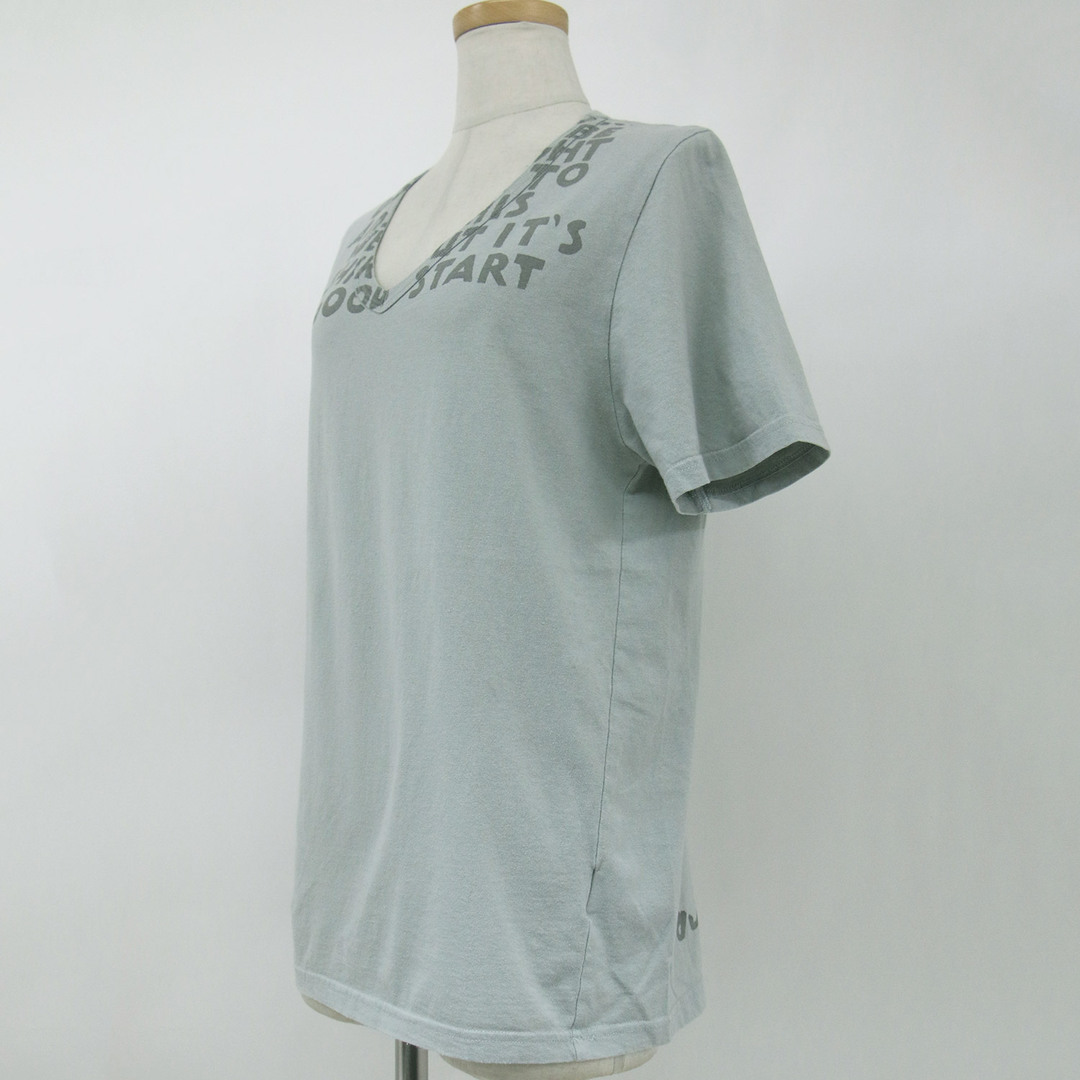 Maison Martin Margiela(マルタンマルジェラ)の美品 Maison Martin Margiela メゾン マルタン マルジェラ Tシャツ ライトグレー S Vネック 半袖 プリント ロゴ AIDS エイズTシャツ コットン 綿 カットソー プルオーバー 大人 きれいめ カジュアル 春夏【レディース】【中古】 レディースのトップス(Tシャツ(半袖/袖なし))の商品写真