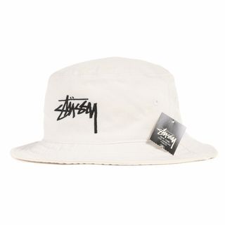 ステューシー(STUSSY)の新品 STUSSY ステューシー ハット サイズ:S/M ストックロゴ バケットハット ホワイト 白 ストリート ブランド 帽子【メンズ】(ハット)