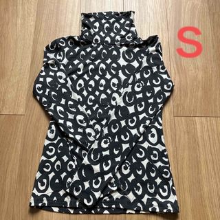 マリメッコ(marimekko)のマリメッコ　ユニクロ　ヒートテックタートルネック(Tシャツ(長袖/七分))