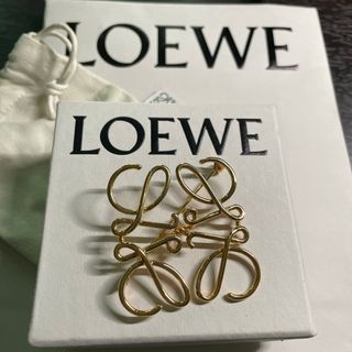 ロエベ ブローチ/コサージュの通販 300点以上 | LOEWEのレディースを 