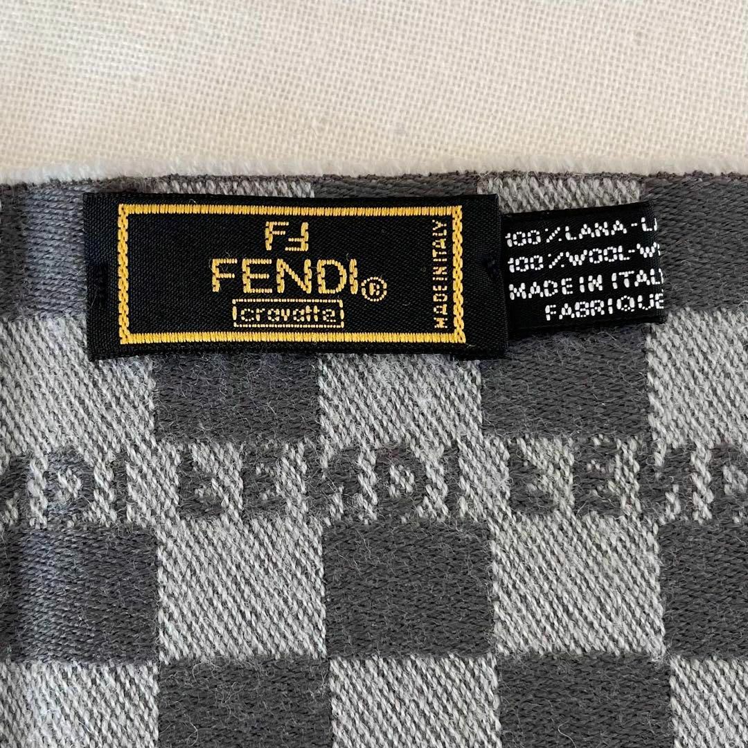 FENDI(フェンディ)のフェンディ マフラー ストール  レディース　メンズ　グレー メンズのファッション小物(マフラー)の商品写真