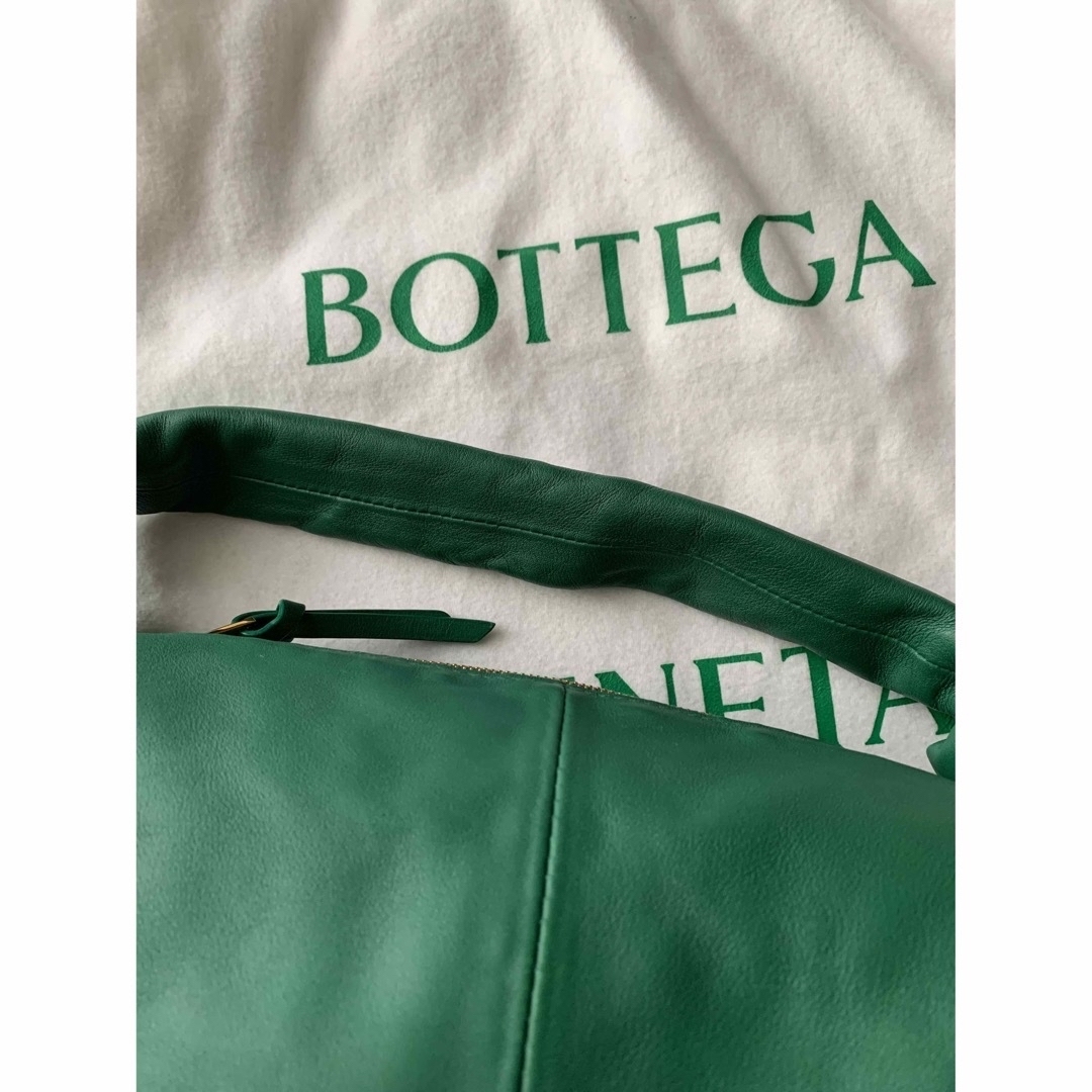 Bottega Veneta(ボッテガヴェネタ)のボッテガ　ヴェネタ　Bottega Veneta ダブルノット　グリーンバッグ レディースのバッグ(ハンドバッグ)の商品写真