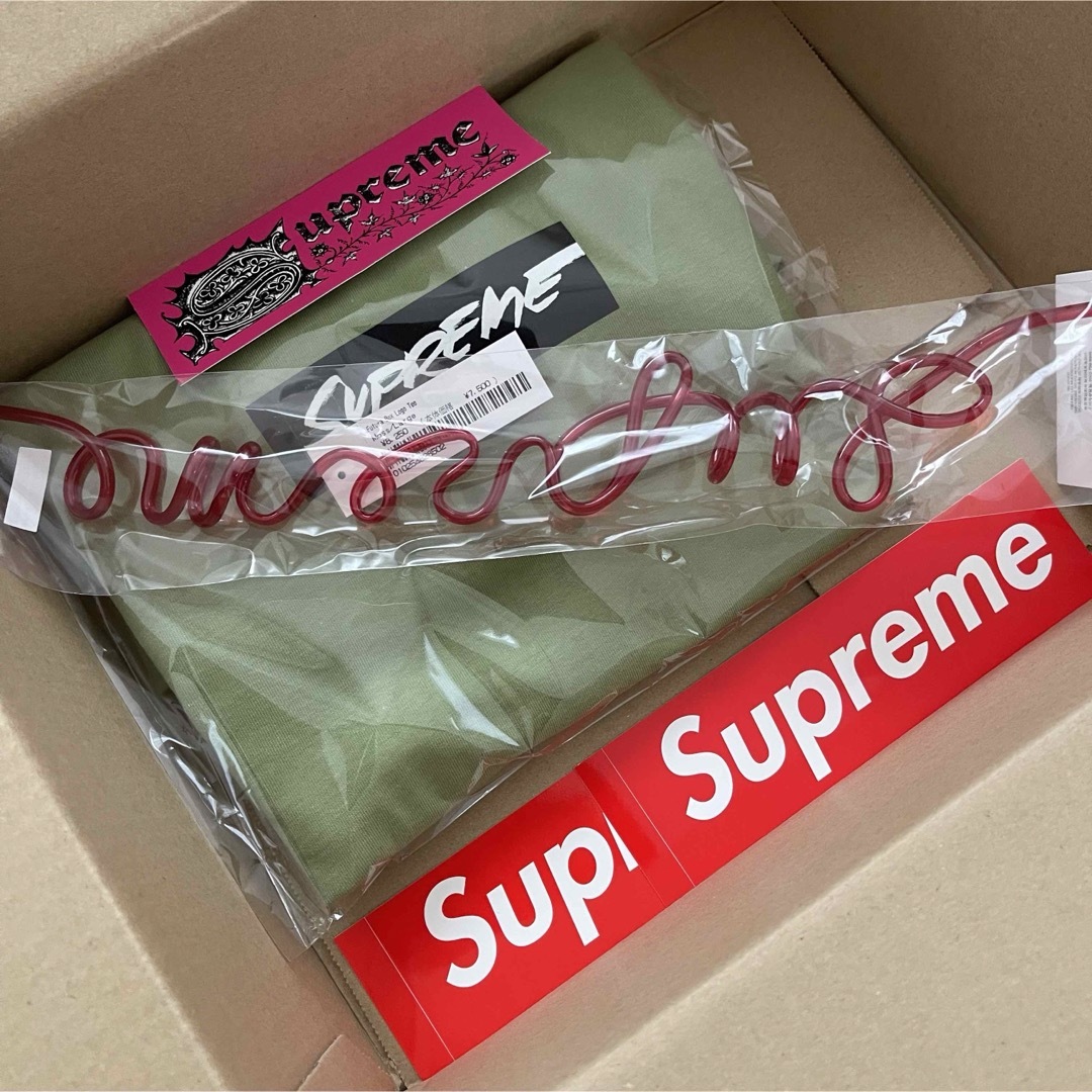 Supreme(シュプリーム)の専用【完全未開封品】Futura Box Logo Tee【Lサイズ】 メンズのトップス(Tシャツ/カットソー(半袖/袖なし))の商品写真