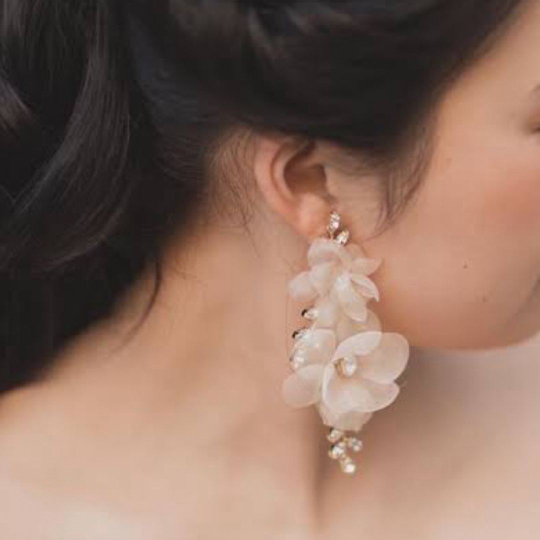 Vera Wang(ヴェラウォン)の Elizabeth Bowerゴールド イヤリング レディースのアクセサリー(イヤリング)の商品写真