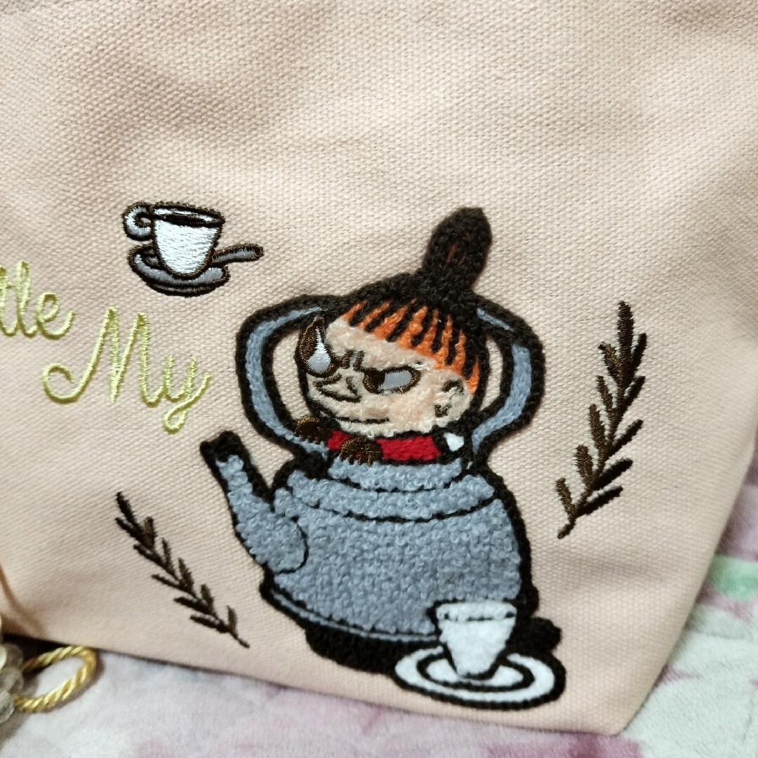 MOOMIN(ムーミン)のリトルミィ ランチトートバッグ さがら刺繍 ピンク ムーミン 会社 散歩 お使い レディースのバッグ(トートバッグ)の商品写真