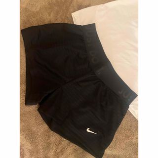 ナイキ(NIKE)のNIKE ショートパンツ ランニングウェア トレーニングウェア XS(ショートパンツ)