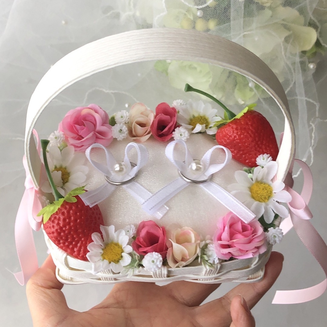 No.35／いちご♡苺♡春婚♡スプリング♡ウェディング リングピローかご♡ ハンドメイドのウェディング(リングピロー)の商品写真