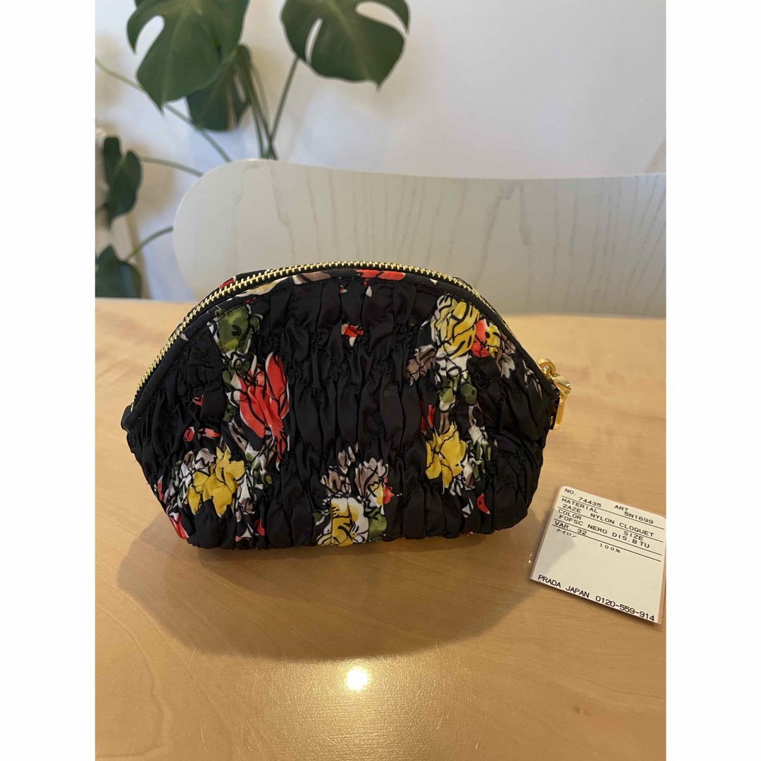★MIU MIU直営店★ストライプ生地のポーチ 三越伊勢丹 | MIU MIU/ミュウミュウ通販 | ロゴ付 ジャカード