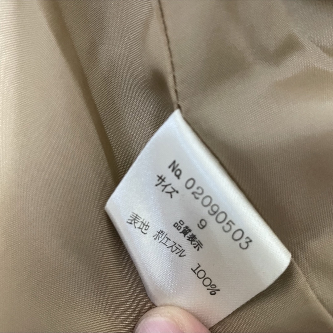 YUKI TORII INTERNATIONAL(ユキトリイインターナショナル)の美品　ユキトリイ　スカートスーツ　ノーカラー　セットアップ  ベージュ　9号 レディースのフォーマル/ドレス(スーツ)の商品写真
