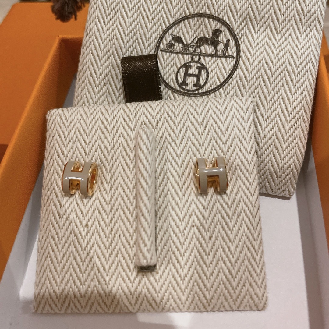 Hermes(エルメス)の新品未使用 エルメス ポップH ポップアッシュ マロングラッセ ピアス レディースのアクセサリー(ピアス)の商品写真