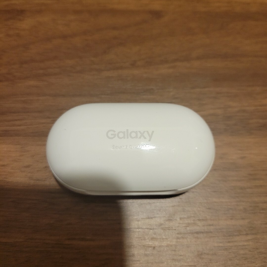 Galaxy(ギャラクシー)のGALAXY Buds+ 白 スマホ/家電/カメラのオーディオ機器(ヘッドフォン/イヤフォン)の商品写真