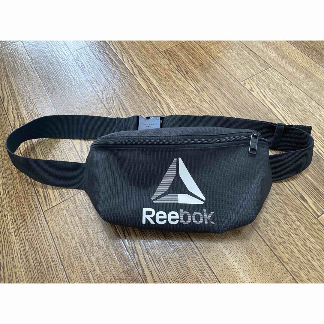 Reebok(リーボック)の【SALE】リーボック　ボディバック メンズのバッグ(ボディーバッグ)の商品写真