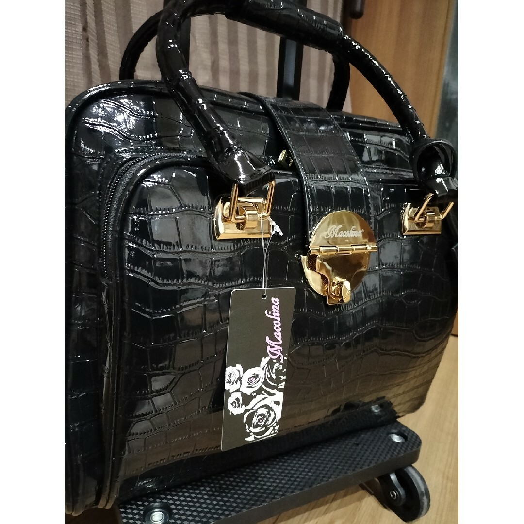 【未使用タグ付】Macolina マコリーナ　クロコ型押し　キャリーバッグ レディースのバッグ(スーツケース/キャリーバッグ)の商品写真
