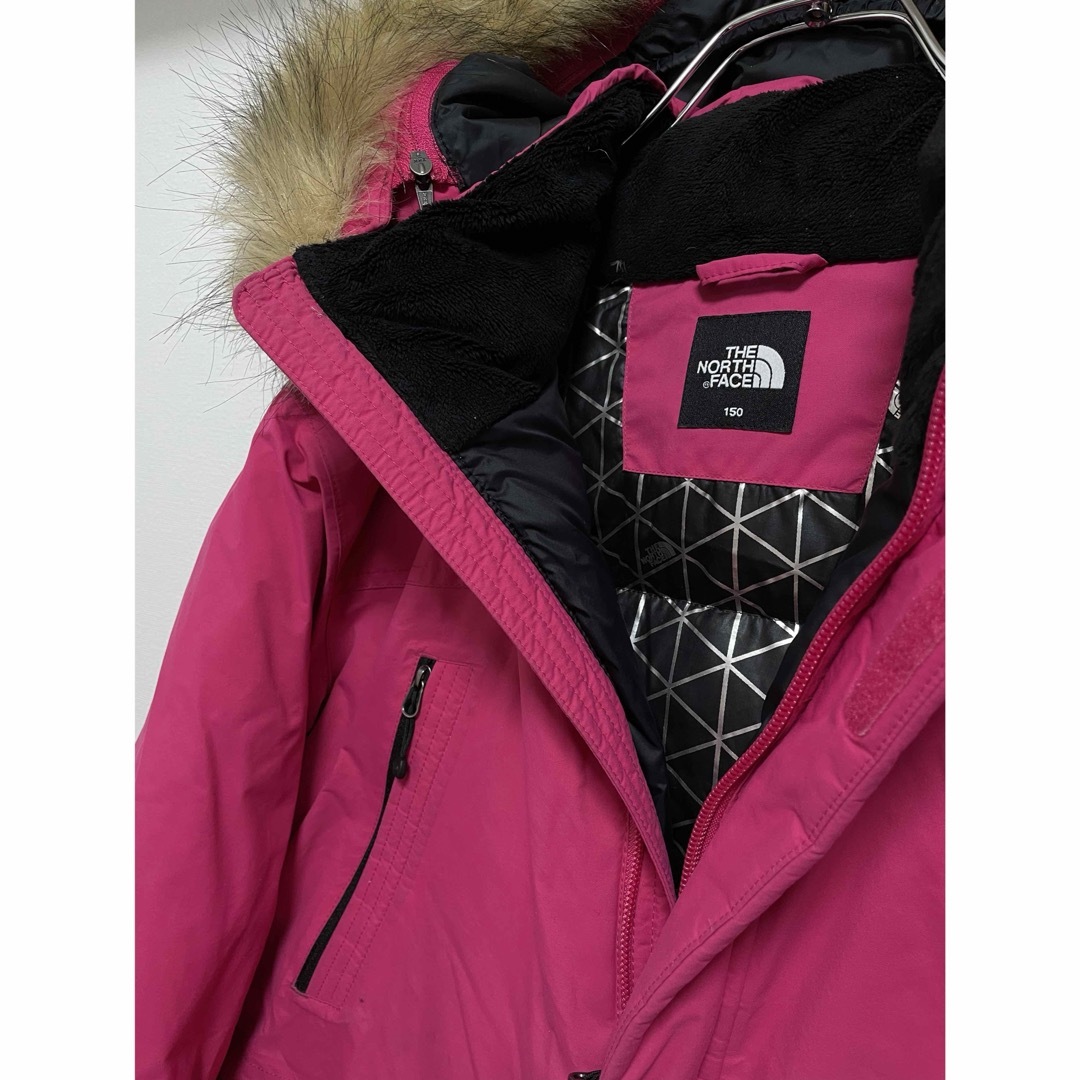 THE NORTH FACE(ザノースフェイス)の【最安値】ノースフェイス⭐︎ファー付き⭐︎DRYVENT⭐︎ダウン⭐︎ピンク キッズ/ベビー/マタニティのキッズ服女の子用(90cm~)(ジャケット/上着)の商品写真