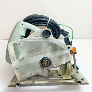 マキタ(Makita)の♭♭MAKITA マキタ 小型ミゾキリ　100ｖ　コードに補修跡あり 3004A(その他)