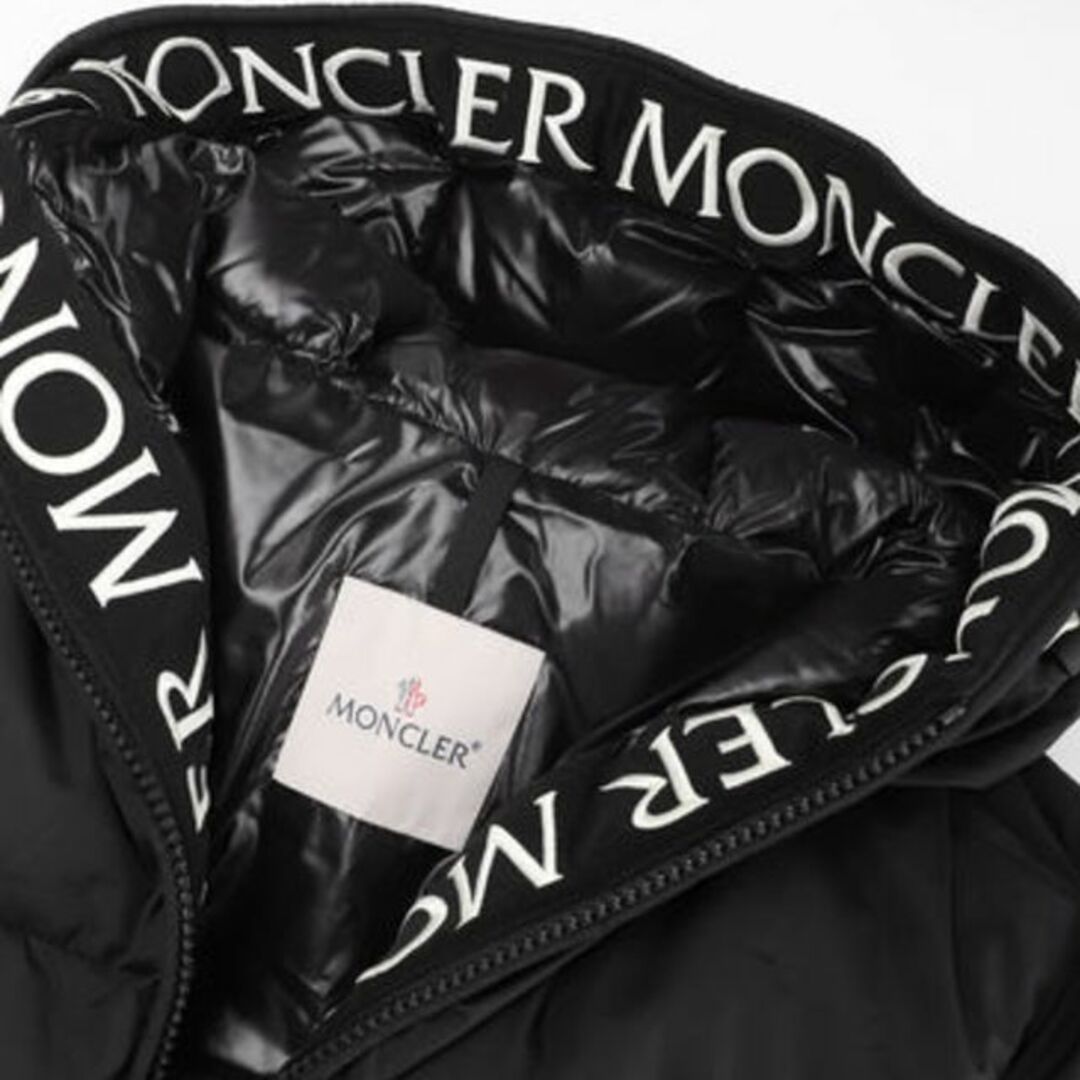 MONCLER(モンクレール)の●新品/正規品● MONCLER Montcla ショート ダウン メンズのジャケット/アウター(ダウンジャケット)の商品写真