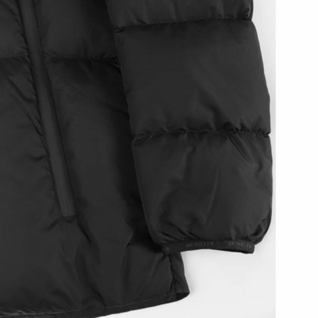 MONCLER(モンクレール)の●新品/正規品● MONCLER Montcla ショート ダウン メンズのジャケット/アウター(ダウンジャケット)の商品写真