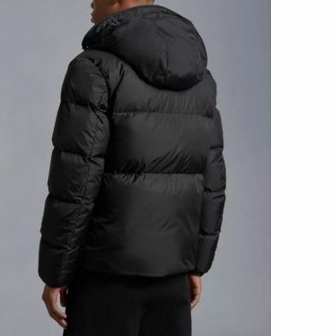 MONCLER(モンクレール)の●新品/正規品● MONCLER Montcla ショート ダウン メンズのジャケット/アウター(ダウンジャケット)の商品写真