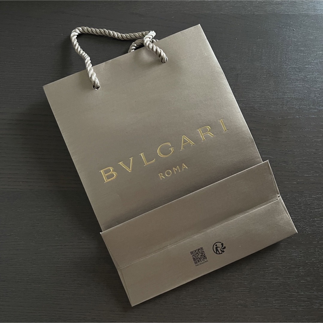 BVLGARI(ブルガリ)のbvlgari ブルガリ　大きサイズショップ袋　紙袋 レディースのバッグ(ショップ袋)の商品写真