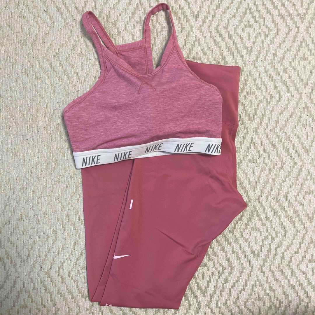 NIKE(ナイキ)のNIKEスポーツウェア　ナイキ 上下セットS レディースのレッグウェア(レギンス/スパッツ)の商品写真