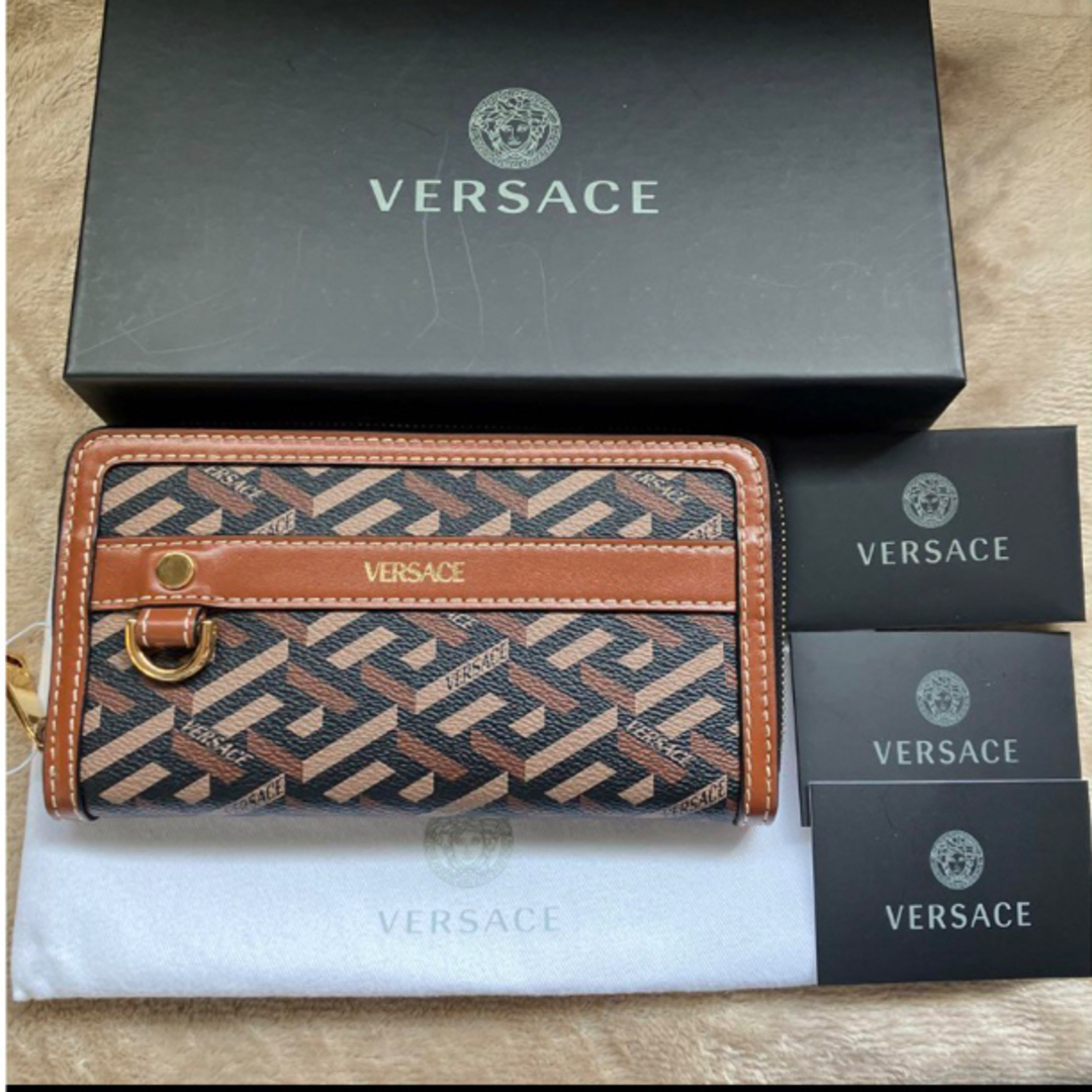 VERSACE(ヴェルサーチ)の新品未使用　ヴェルサーチ　ラウンドジップ　長財布　ラグレカ　シグネチャー メンズのファッション小物(長財布)の商品写真