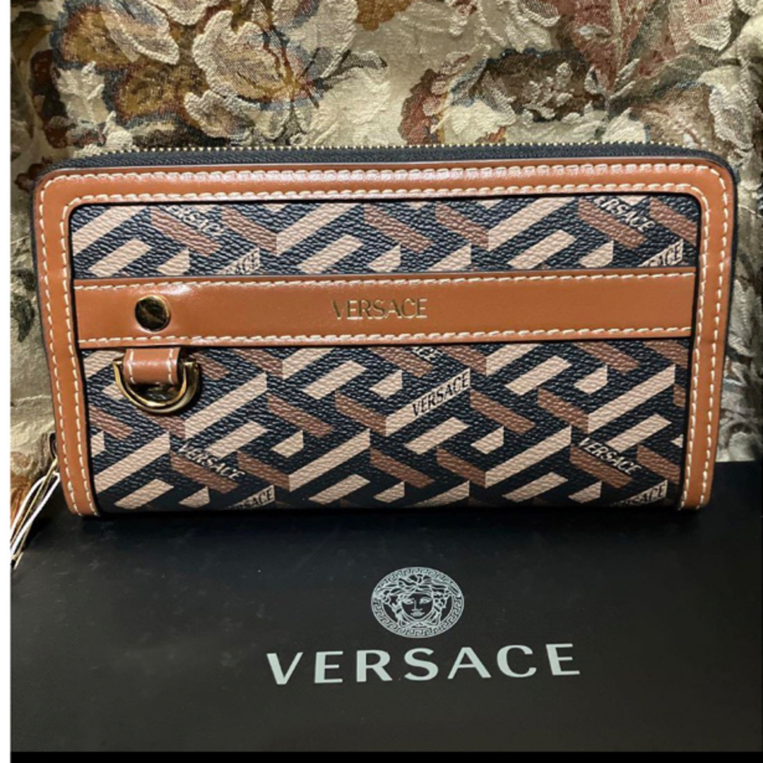 VERSACE(ヴェルサーチ)の新品未使用　ヴェルサーチ　ラウンドジップ　長財布　ラグレカ　シグネチャー メンズのファッション小物(長財布)の商品写真