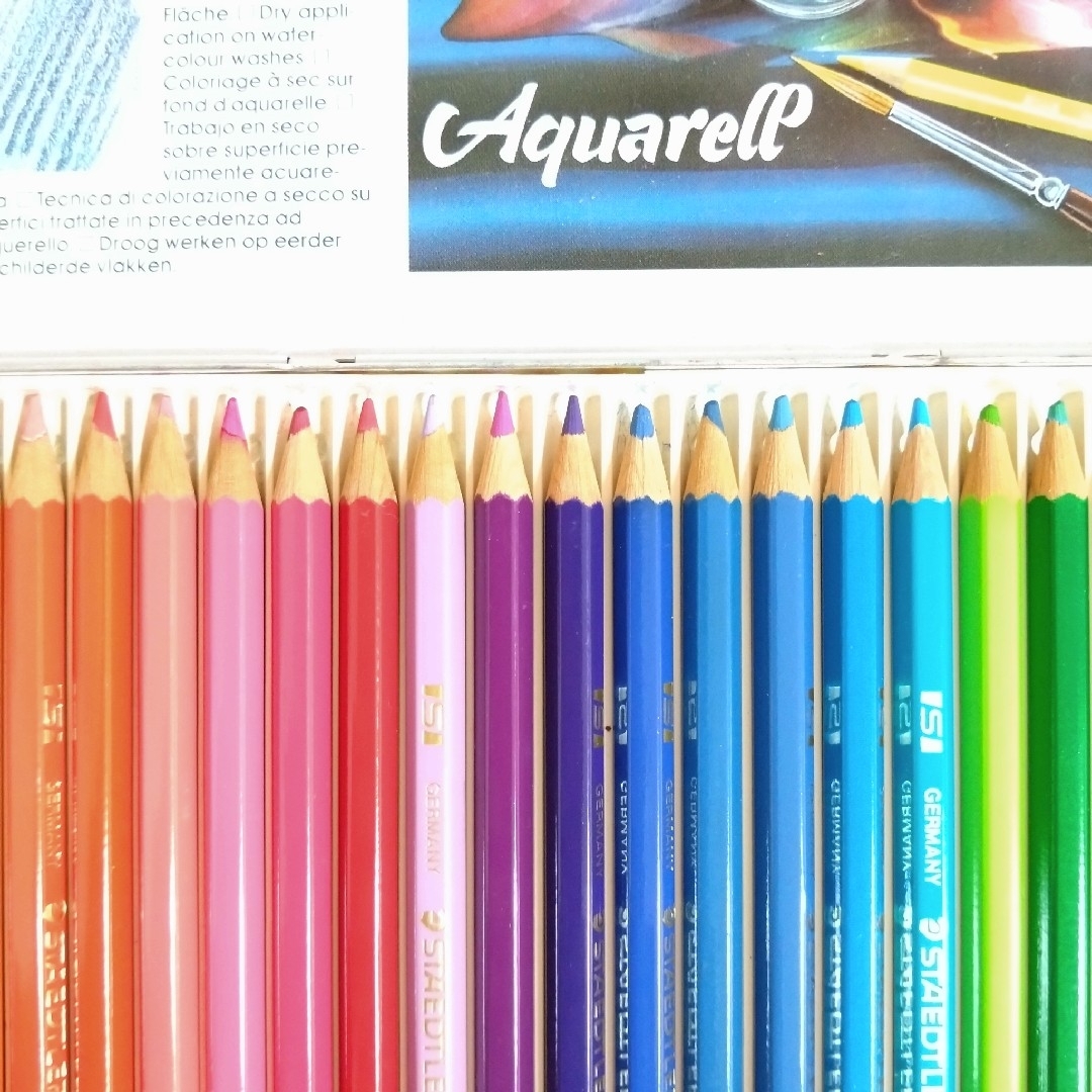 STAEDTLER(ステッドラー)のSTAEDTLER　水彩色鉛筆　36色 エンタメ/ホビーのアート用品(色鉛筆)の商品写真