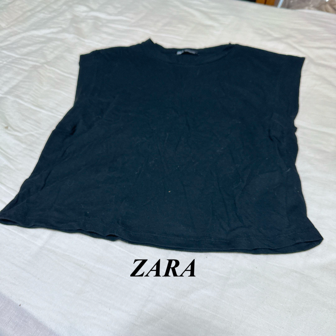 ZARA(ザラ)のZARA ザラ　台形Tシャツ　ブラック　Sサイズ レディースのトップス(Tシャツ(半袖/袖なし))の商品写真