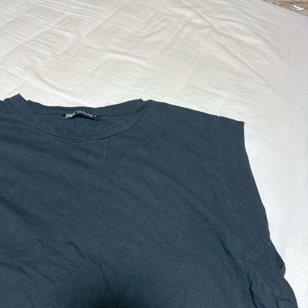 ZARA(ザラ)のZARA ザラ　台形Tシャツ　ブラック　Sサイズ レディースのトップス(Tシャツ(半袖/袖なし))の商品写真