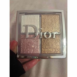 ディオール(Dior)のdior バックステージ フェイスグロウ パレット 001 ハイライト チーク(フェイスカラー)