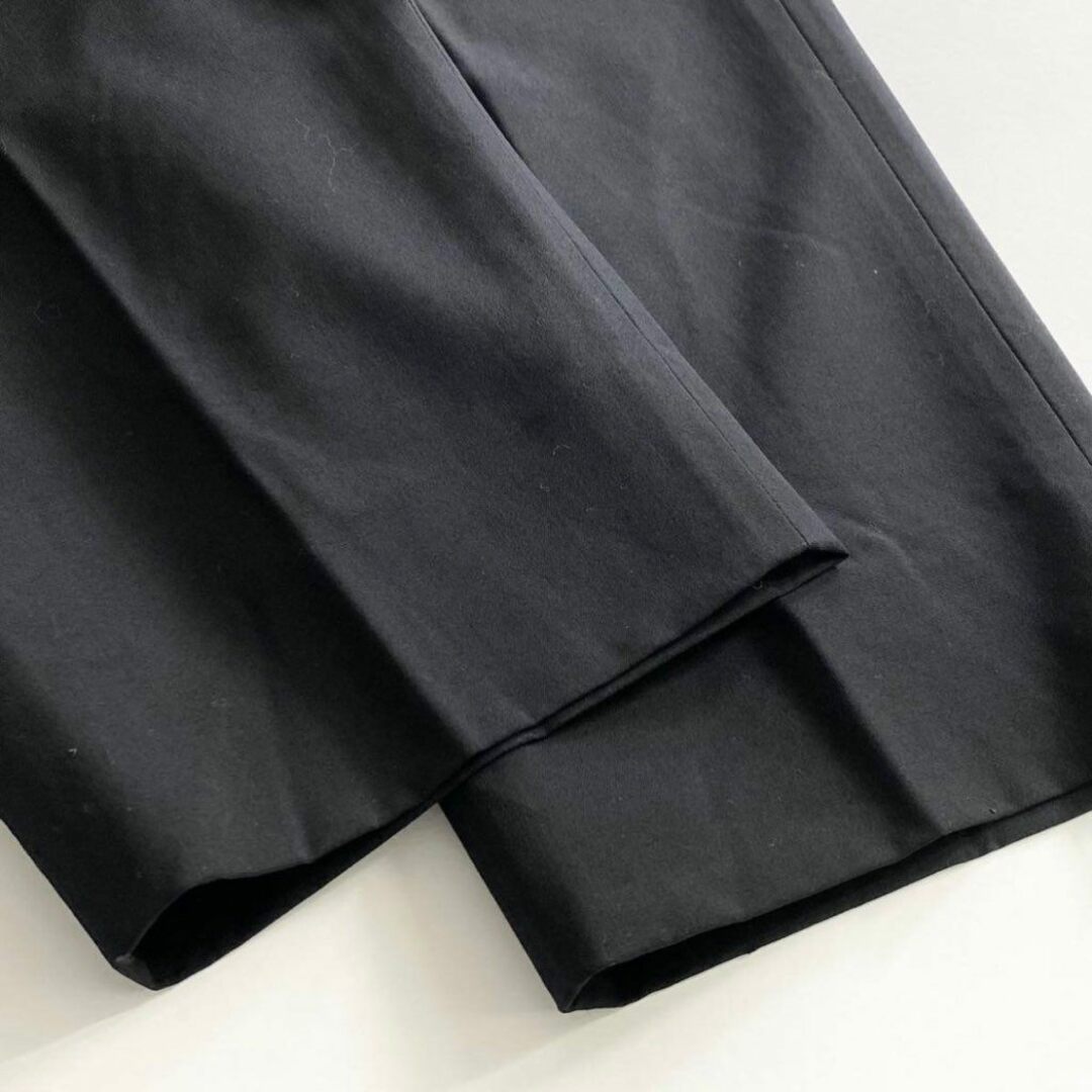 ISSEY MIYAKE(イッセイミヤケ)の32j8 《美品》 ISSEY MIYAKE イッセイミヤケ 一筆タグ センタープレスパンツ サイズM ブラック レディース ボトムス タック ウール レディースのパンツ(その他)の商品写真