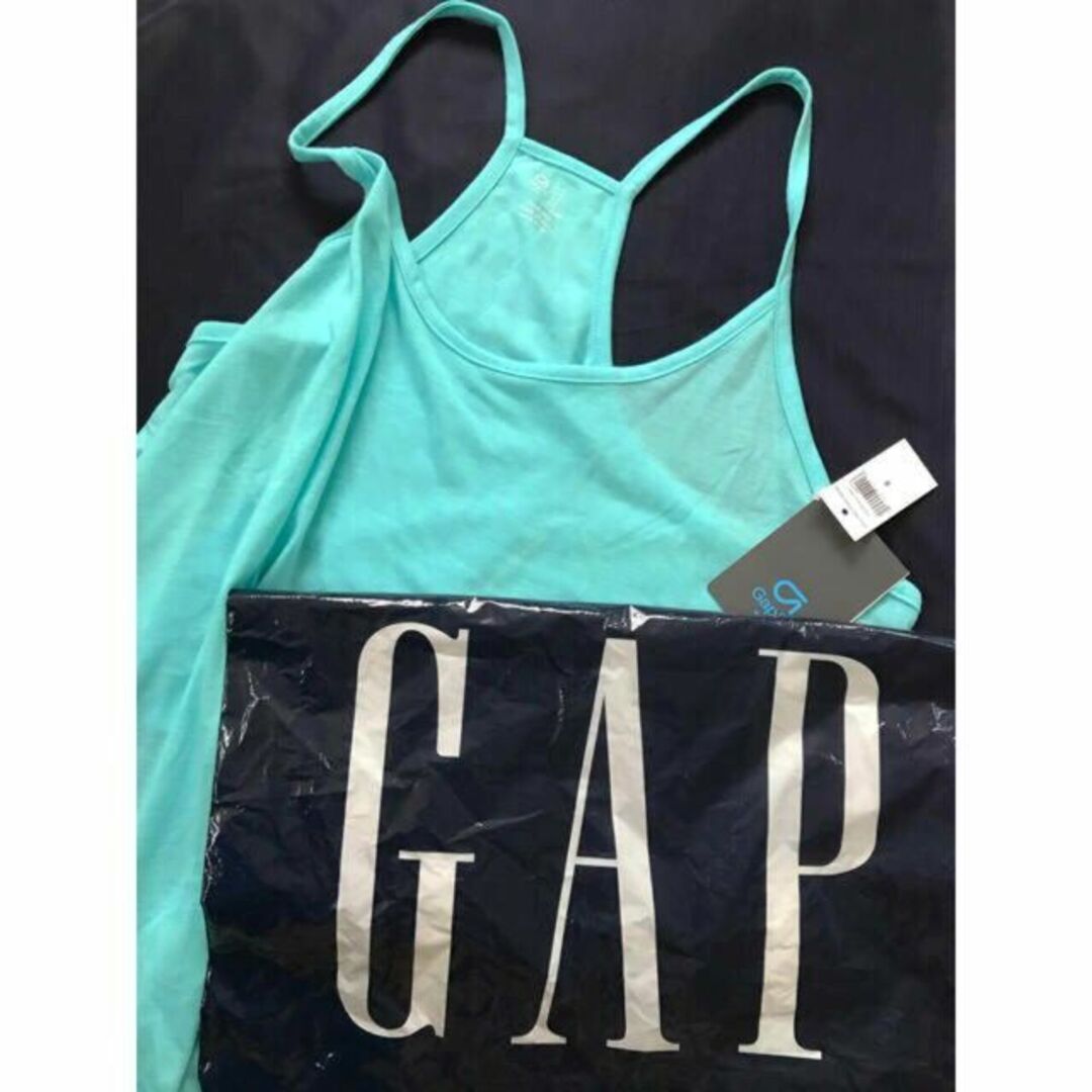 GAP(ギャップ)の洋服　ギャップフィット　GAP Fit  タンクトップ　ヨガ　ピラティス スポーツ/アウトドアのトレーニング/エクササイズ(ヨガ)の商品写真